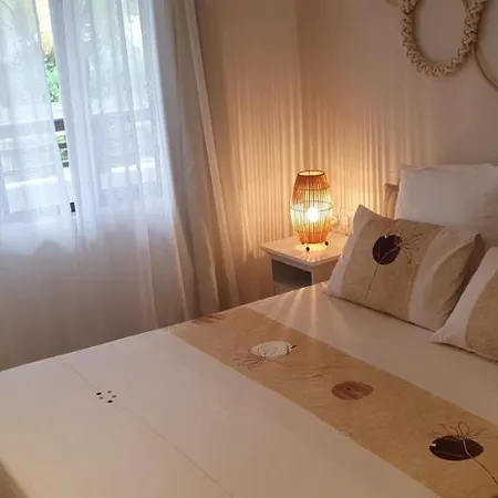 Les Cerisiers - Exclusive Beach Residence - 3 Bedroom Modern Apartment, Flic-en-Flacq Exterior foto