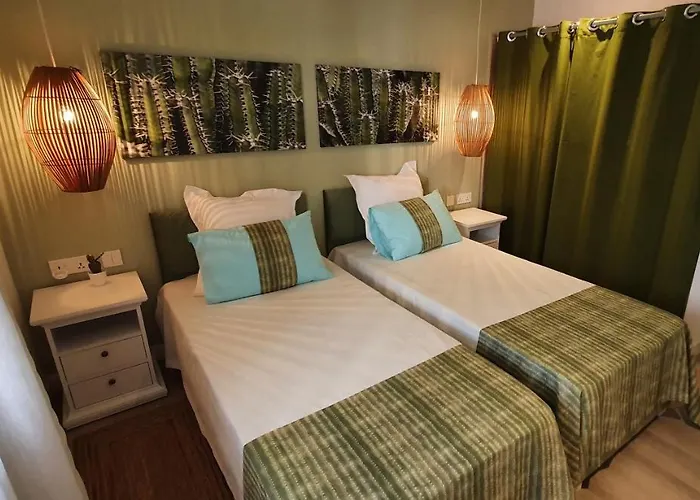 Les Cerisiers - Exclusive Beach Residence - 3 Bedroom Modern Apartment, Flic en Flac