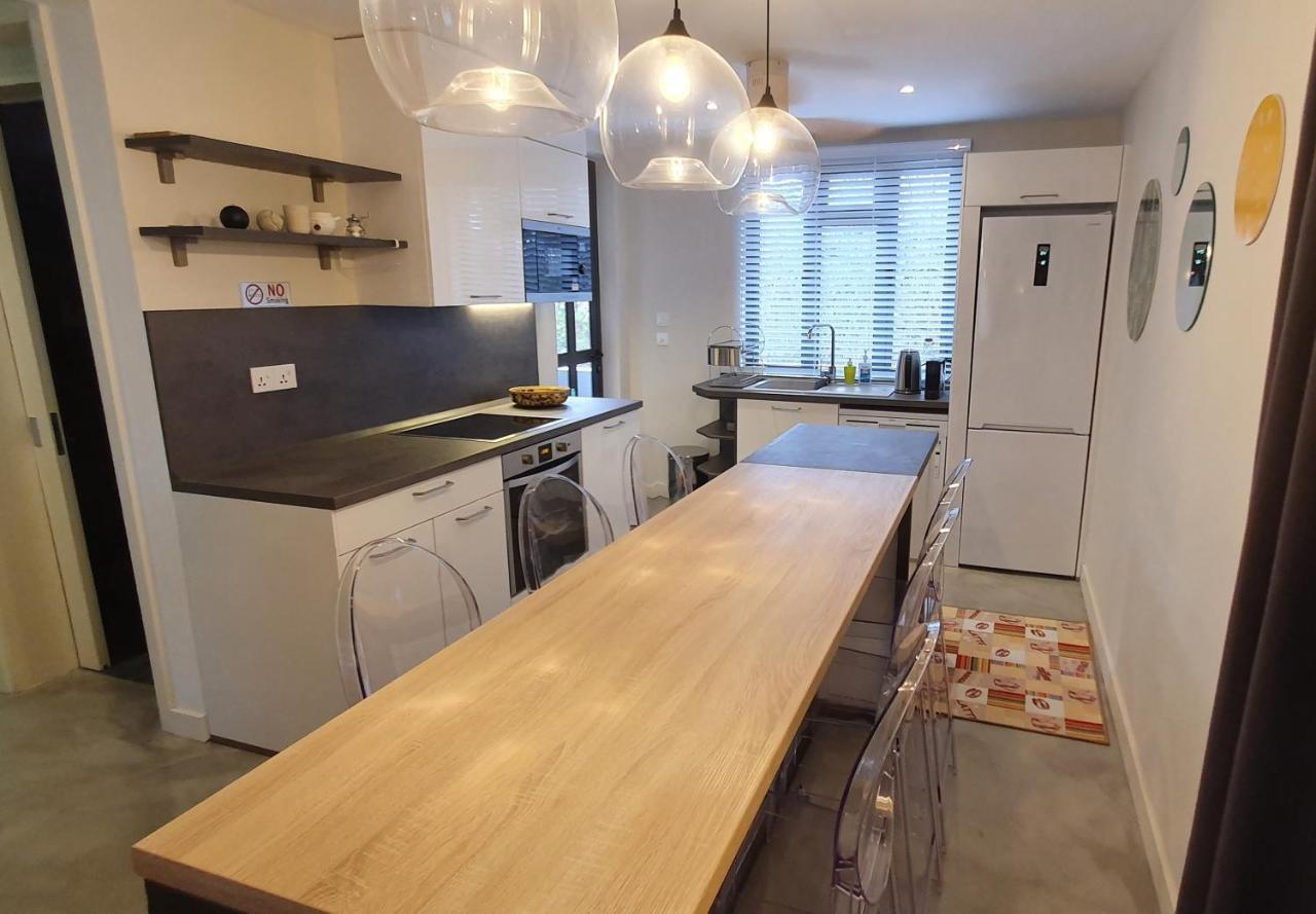 Les Cerisiers - Exclusive - 3 Bedroom Modern Apartment,